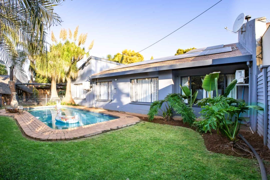 4 Bedroom Property for Sale in Waverley Gauteng