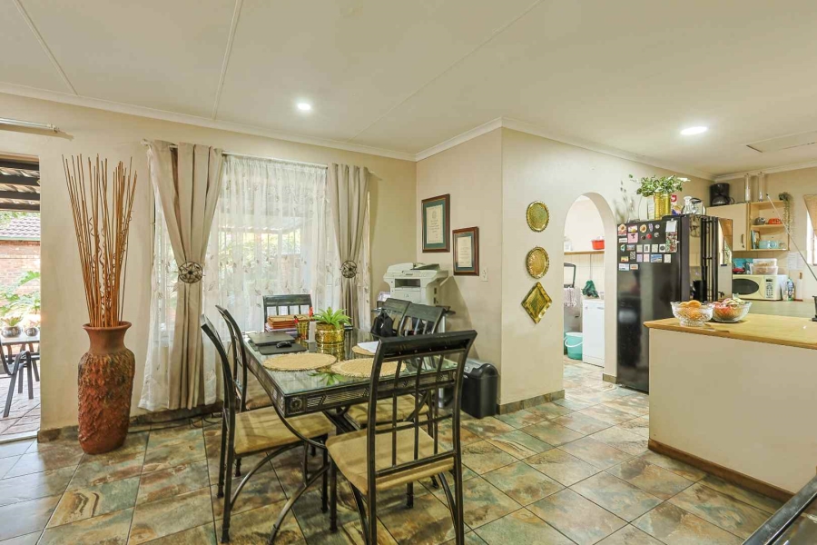 4 Bedroom Property for Sale in Waverley Gauteng