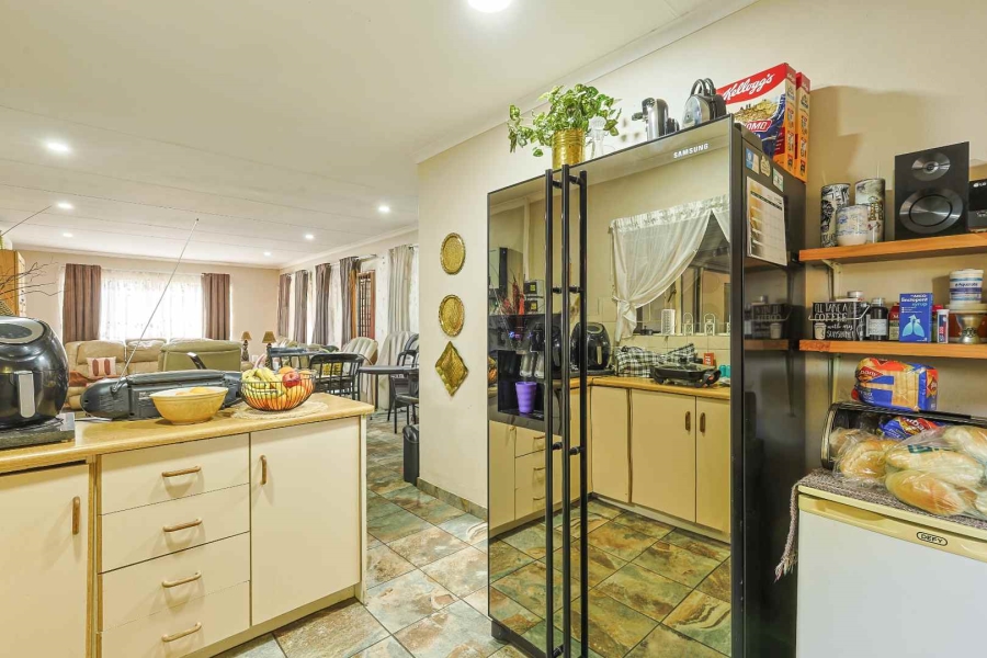 4 Bedroom Property for Sale in Waverley Gauteng