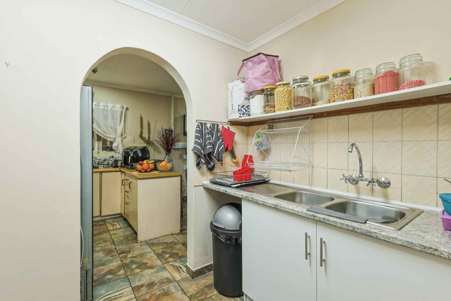 4 Bedroom Property for Sale in Waverley Gauteng