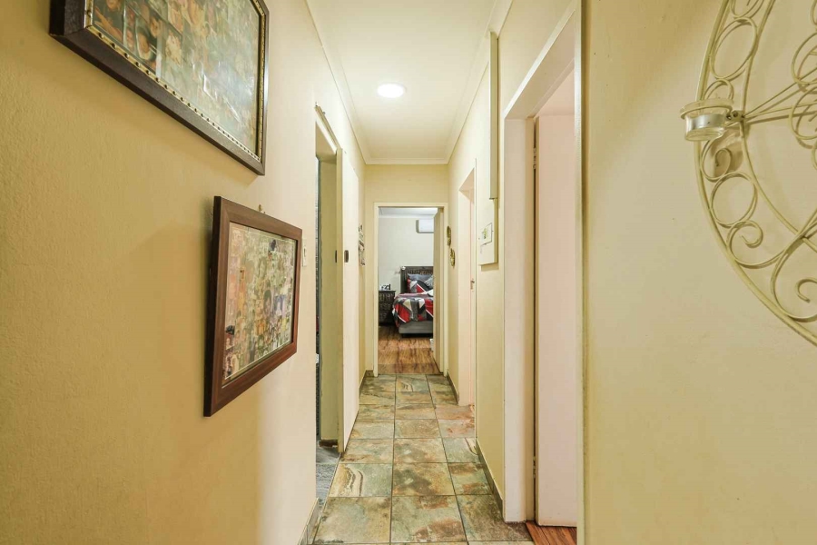 4 Bedroom Property for Sale in Waverley Gauteng