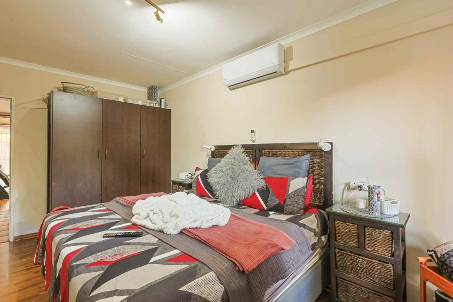 4 Bedroom Property for Sale in Waverley Gauteng