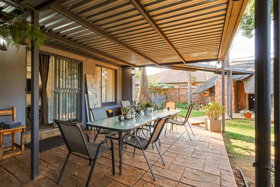 4 Bedroom Property for Sale in Waverley Gauteng