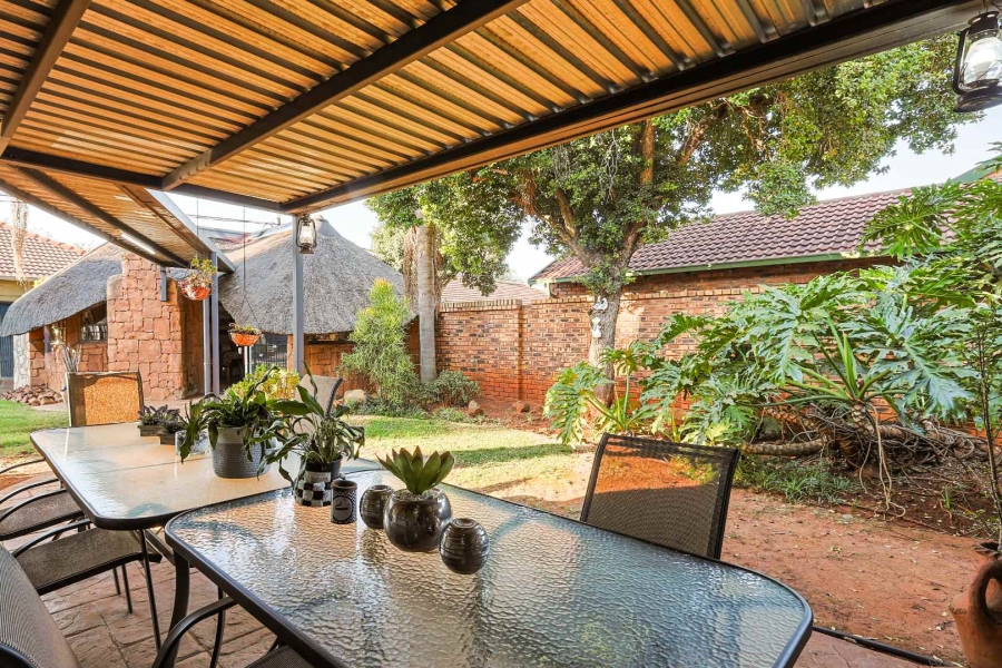 4 Bedroom Property for Sale in Waverley Gauteng