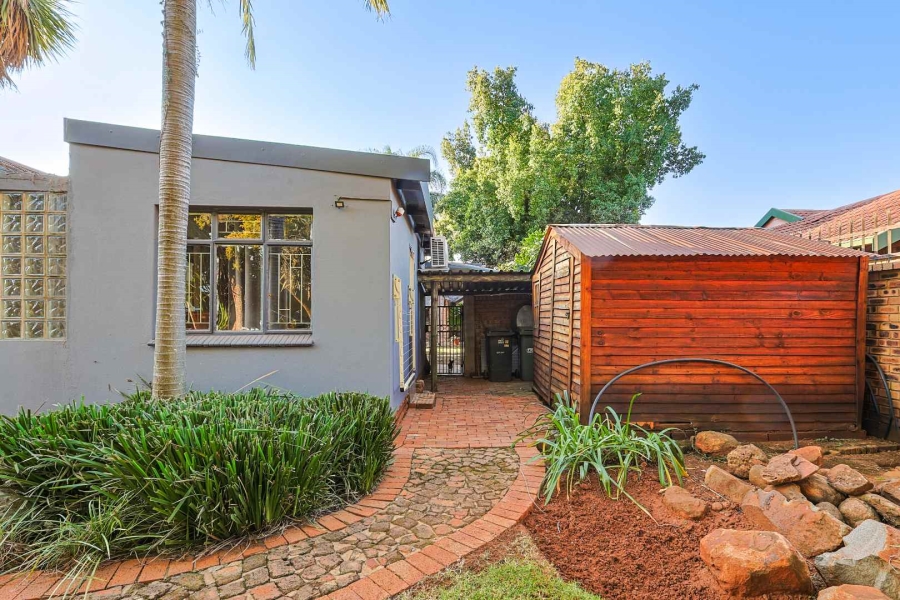 4 Bedroom Property for Sale in Waverley Gauteng