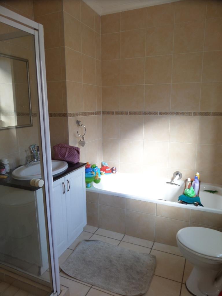 3 Bedroom Property for Sale in Lonehill Gauteng