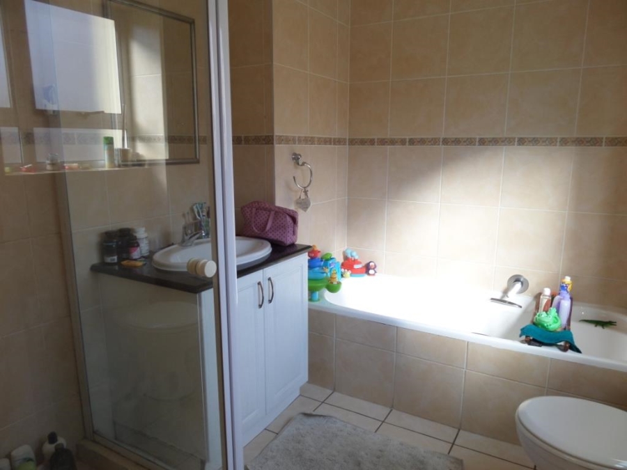 3 Bedroom Property for Sale in Lonehill Gauteng