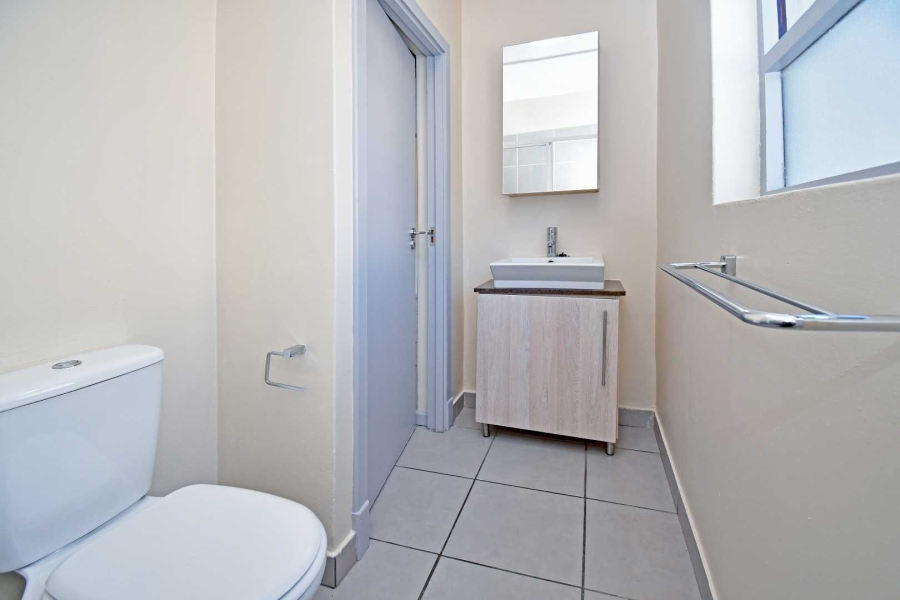 1 Bedroom Property for Sale in Bryanston Gauteng