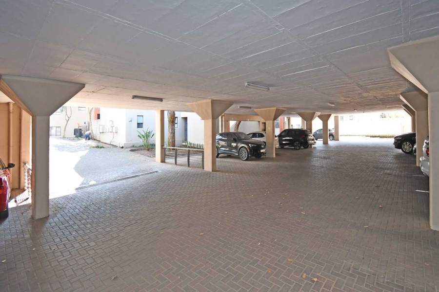 1 Bedroom Property for Sale in Bryanston Gauteng