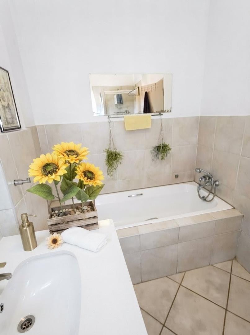 2 Bedroom Property for Sale in Pretoria North Gauteng