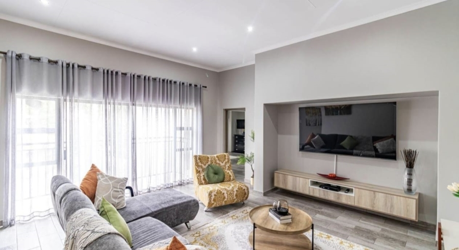 To Let 3 Bedroom Property for Rent in Midstream Estate Gauteng