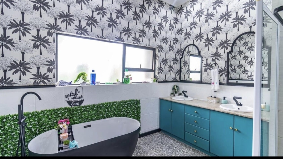 To Let 3 Bedroom Property for Rent in Midstream Estate Gauteng