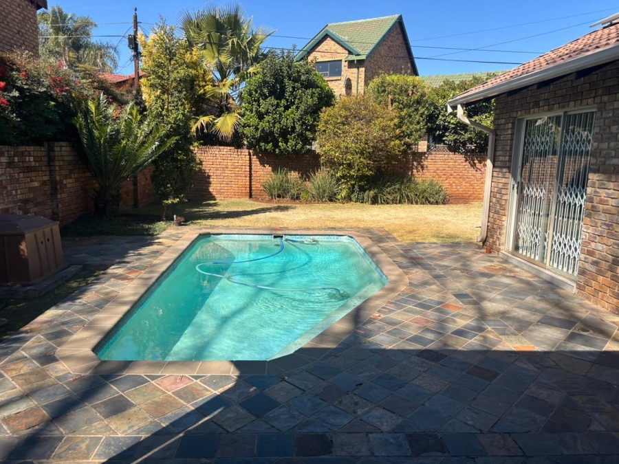 3 Bedroom Property for Sale in Wierdaglen Estate Gauteng