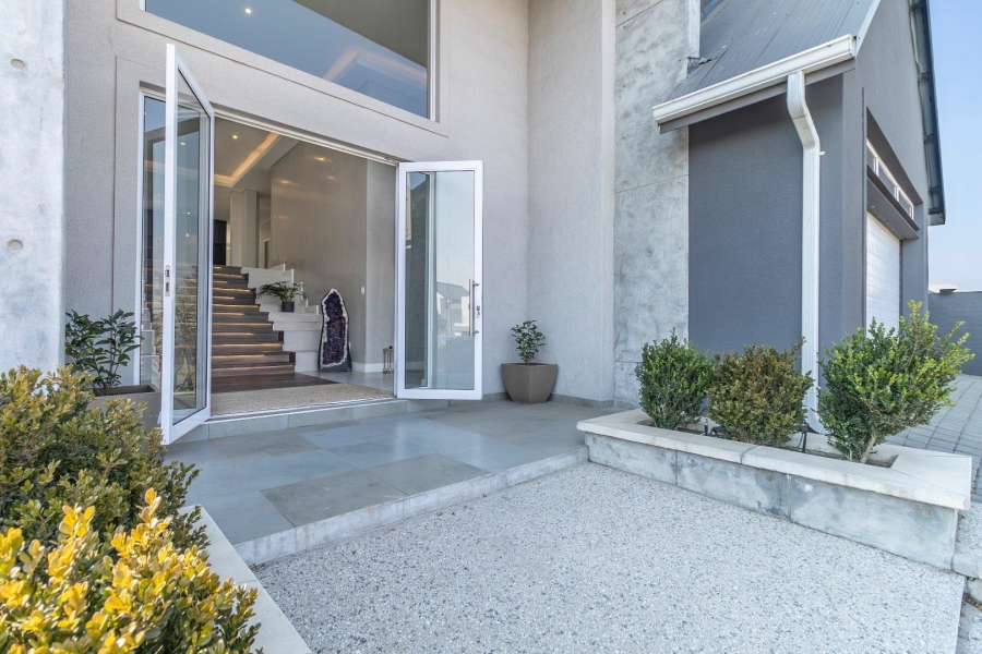 4 Bedroom Property for Sale in Waterfall Country Estate Gauteng