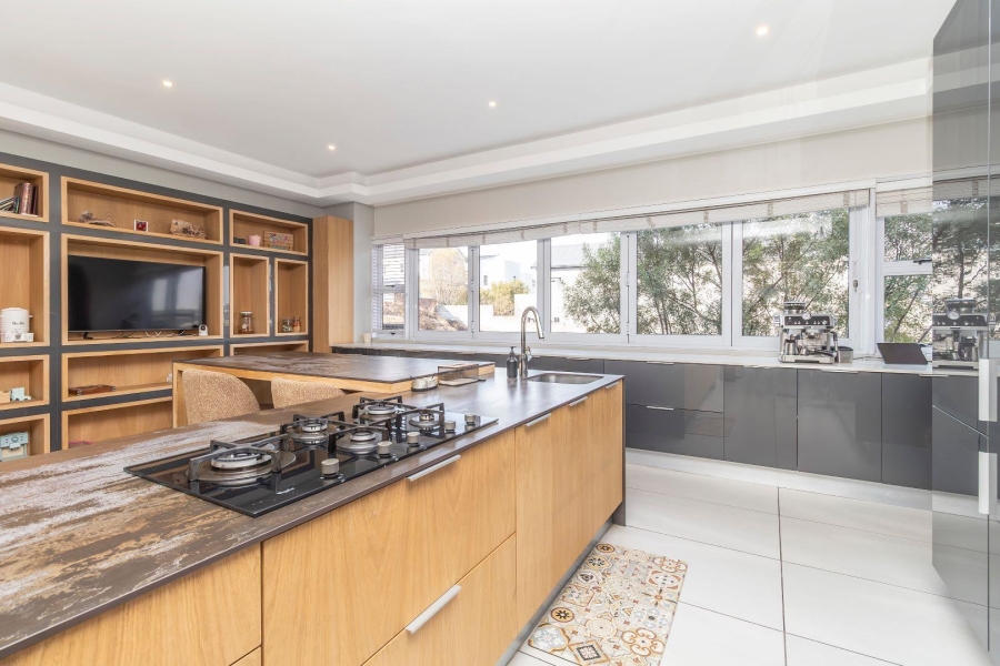 4 Bedroom Property for Sale in Waterfall Country Estate Gauteng