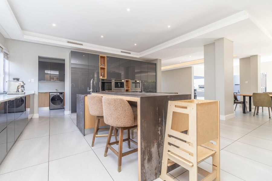 4 Bedroom Property for Sale in Waterfall Country Estate Gauteng