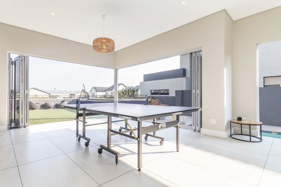 4 Bedroom Property for Sale in Waterfall Country Estate Gauteng