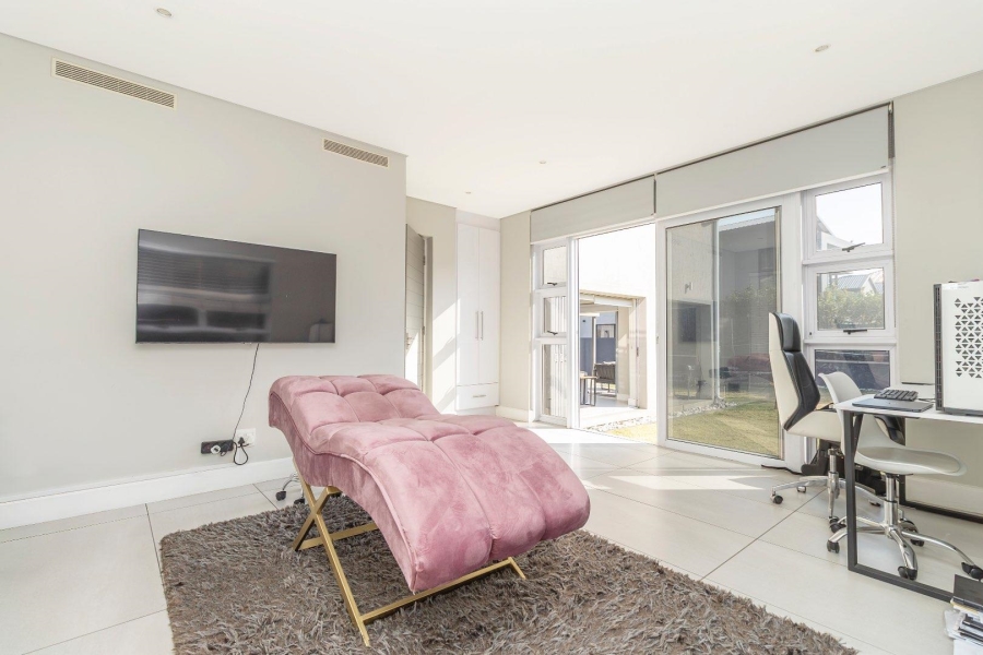 4 Bedroom Property for Sale in Waterfall Country Estate Gauteng