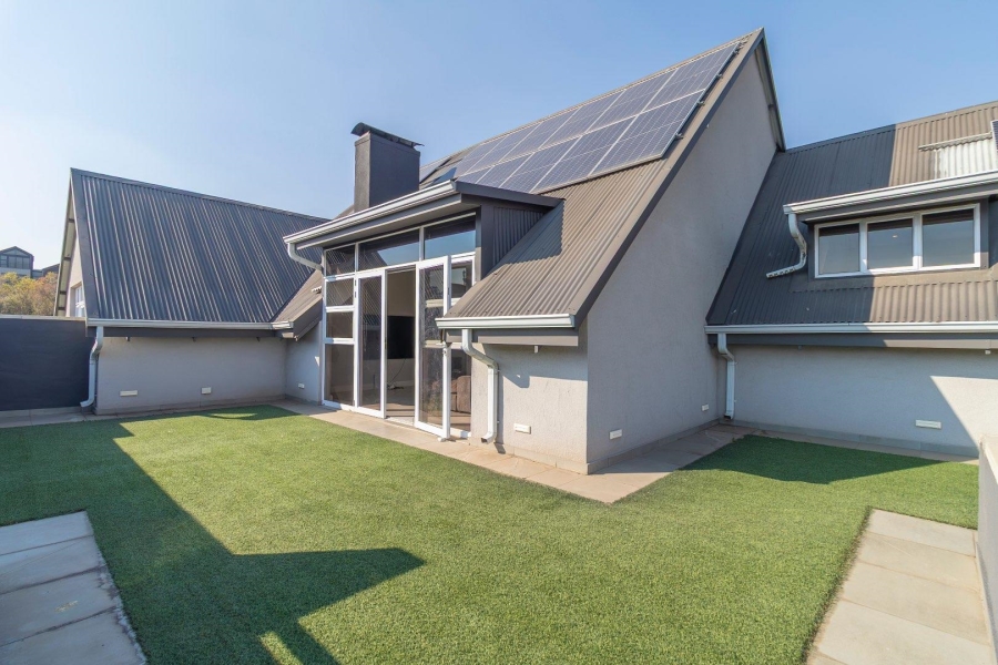 4 Bedroom Property for Sale in Waterfall Country Estate Gauteng