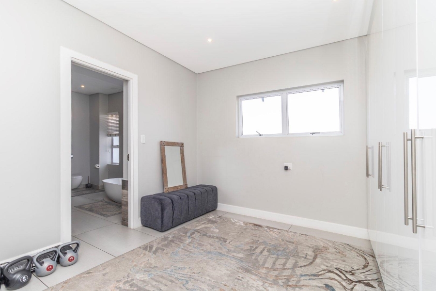 4 Bedroom Property for Sale in Waterfall Country Estate Gauteng