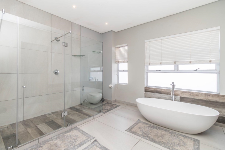4 Bedroom Property for Sale in Waterfall Country Estate Gauteng