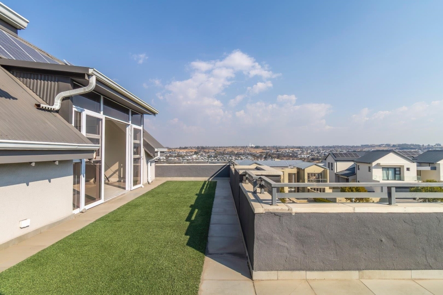 4 Bedroom Property for Sale in Waterfall Country Estate Gauteng