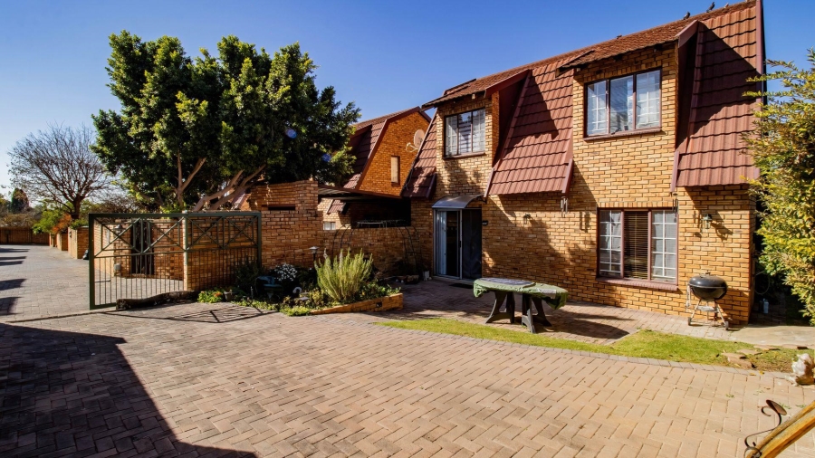 3 Bedroom Property for Sale in Boskruin Gauteng