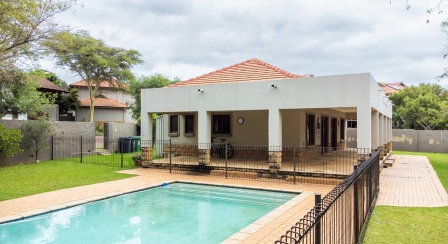 To Let 2 Bedroom Property for Rent in Crowthorne AH Gauteng
