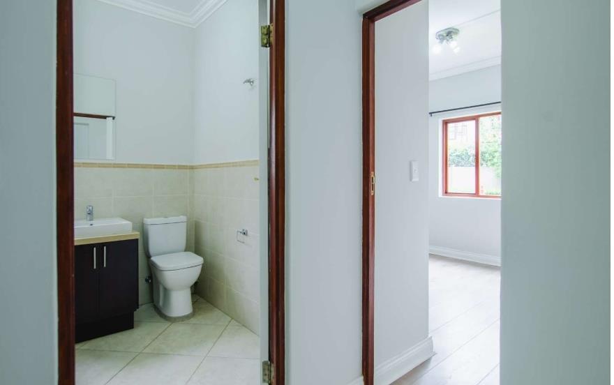 To Let 2 Bedroom Property for Rent in Crowthorne AH Gauteng