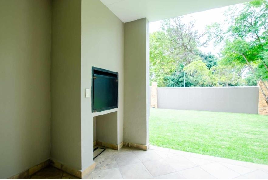 To Let 2 Bedroom Property for Rent in Crowthorne AH Gauteng