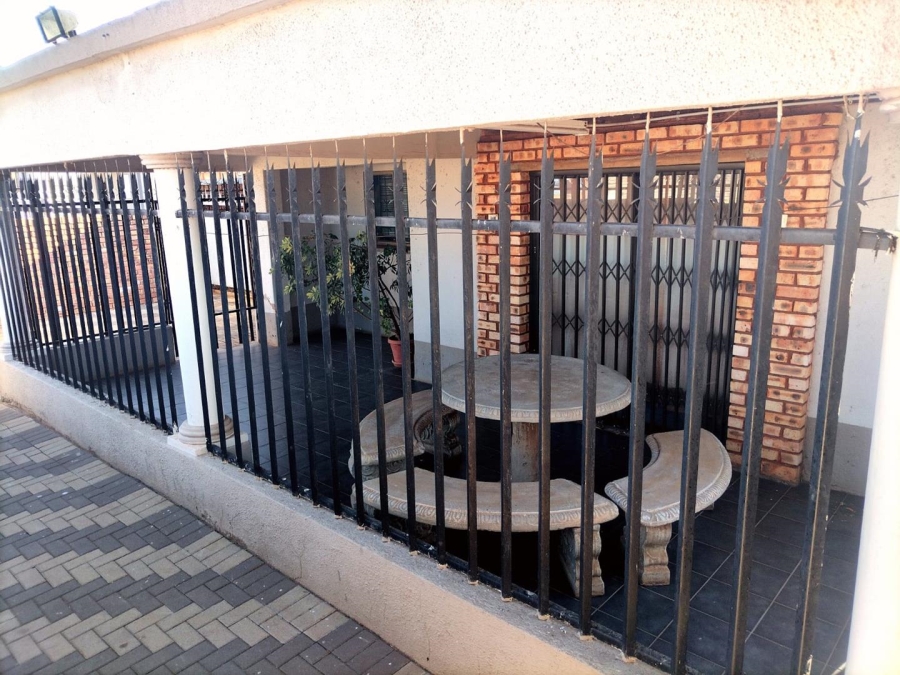 To Let 3 Bedroom Property for Rent in Palm Ridge Gauteng