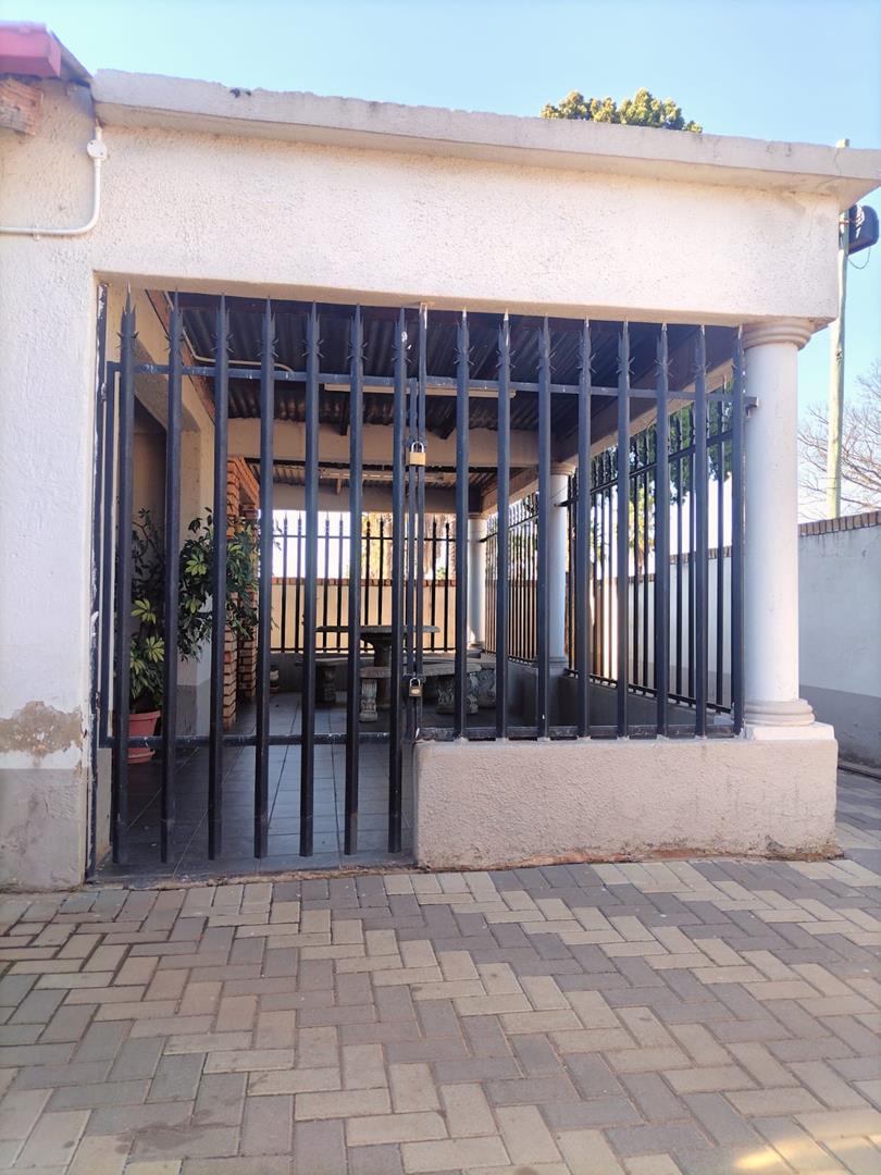 To Let 3 Bedroom Property for Rent in Palm Ridge Gauteng