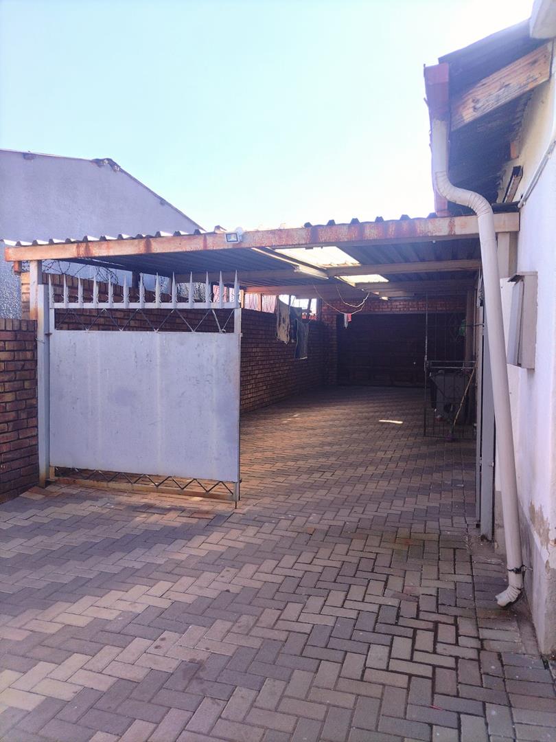 To Let 3 Bedroom Property for Rent in Palm Ridge Gauteng