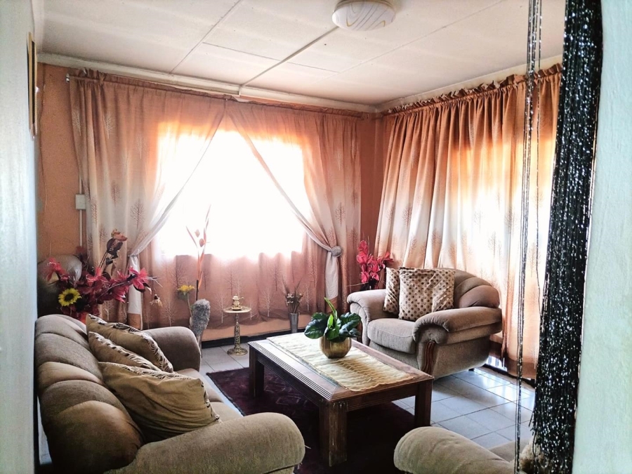 To Let 3 Bedroom Property for Rent in Palm Ridge Gauteng