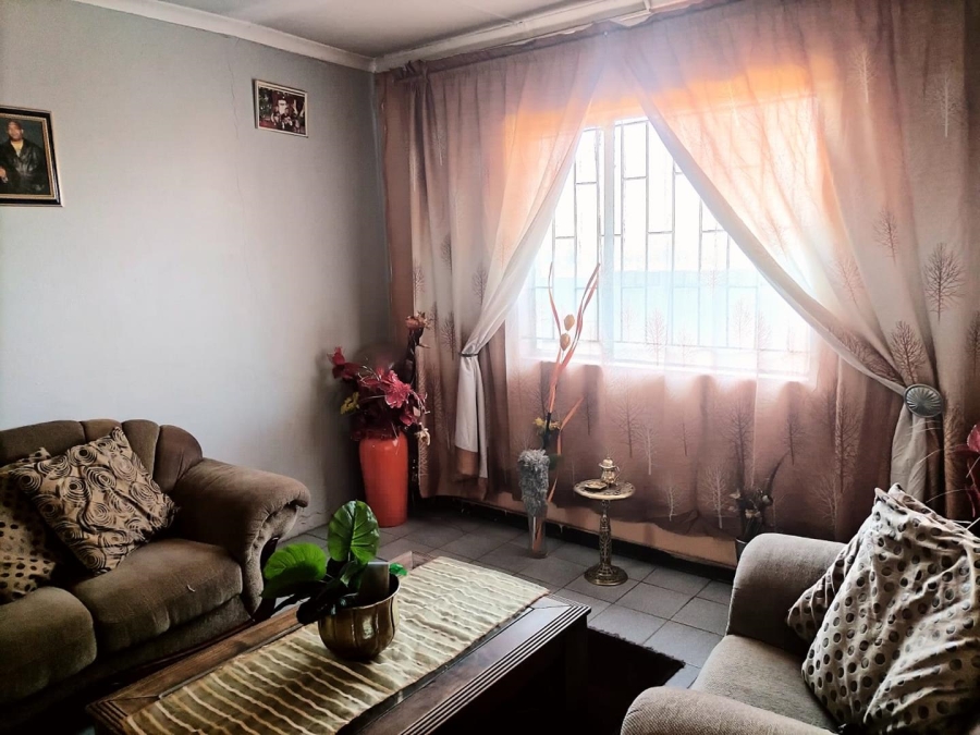 To Let 3 Bedroom Property for Rent in Palm Ridge Gauteng