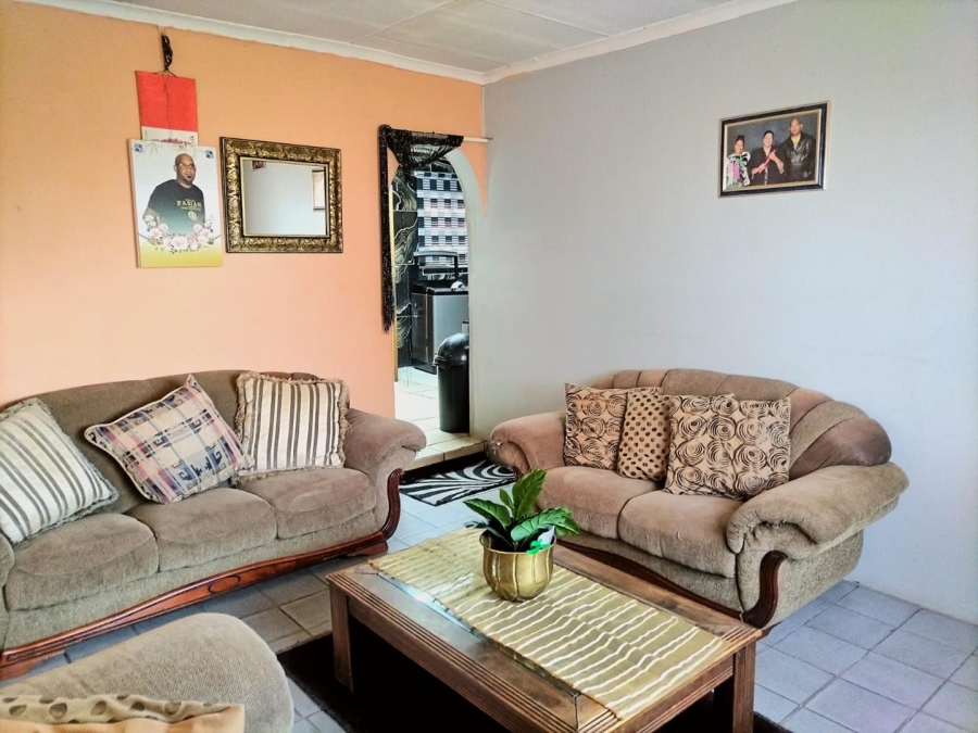 To Let 3 Bedroom Property for Rent in Palm Ridge Gauteng