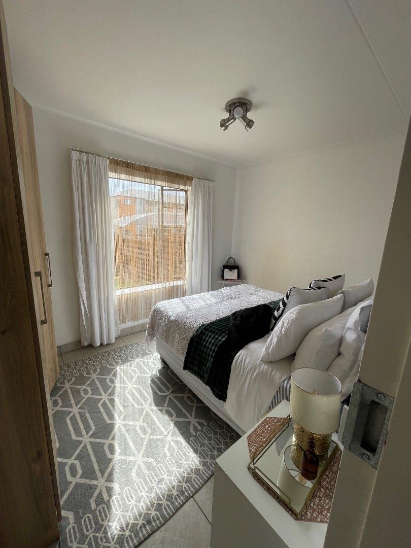To Let 4 Bedroom Property for Rent in Esther Park Gauteng