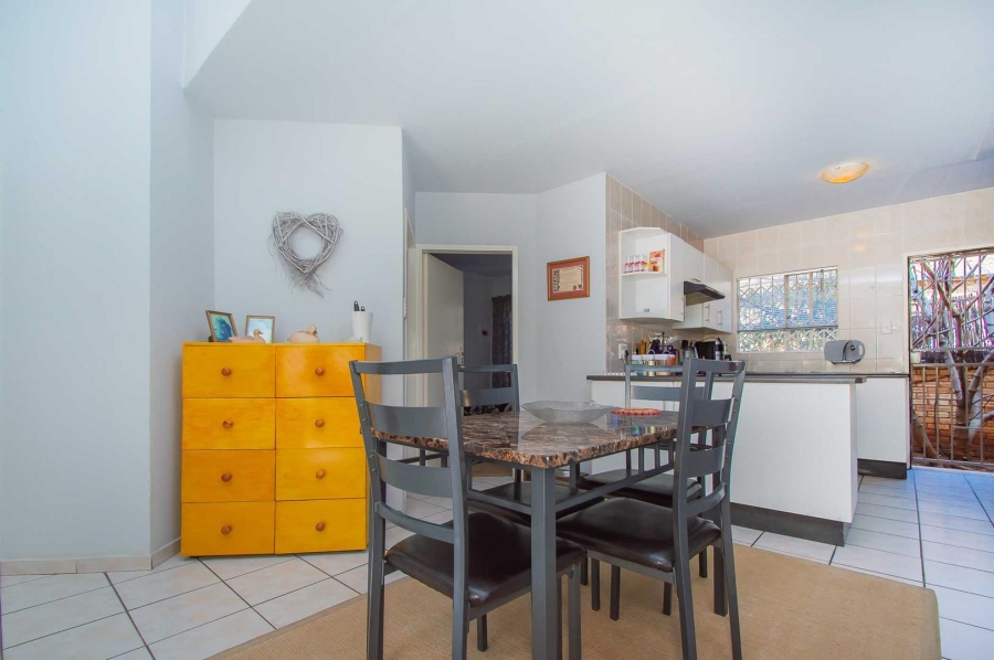 3 Bedroom Property for Sale in Wilgeheuwel Gauteng