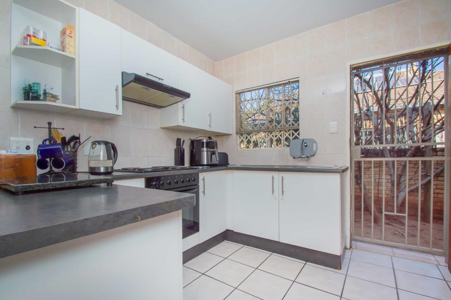 3 Bedroom Property for Sale in Wilgeheuwel Gauteng