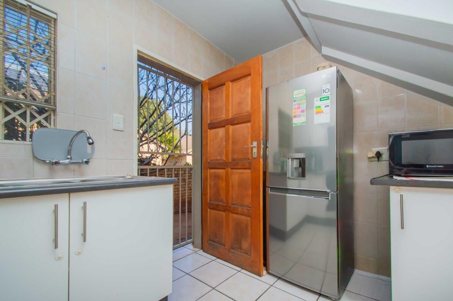 3 Bedroom Property for Sale in Wilgeheuwel Gauteng