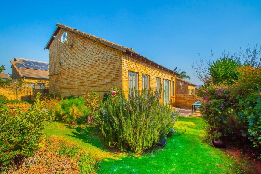 3 Bedroom Property for Sale in Wilgeheuwel Gauteng
