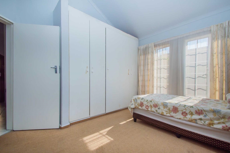 3 Bedroom Property for Sale in Wilgeheuwel Gauteng