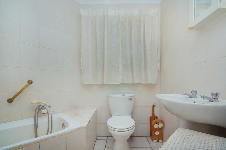 3 Bedroom Property for Sale in Wilgeheuwel Gauteng