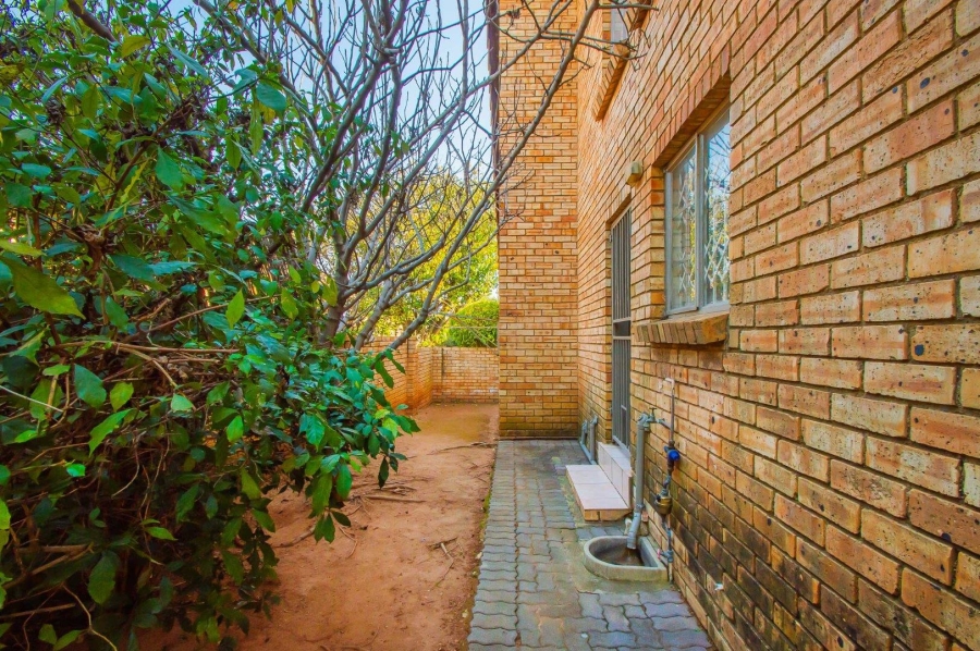 3 Bedroom Property for Sale in Wilgeheuwel Gauteng
