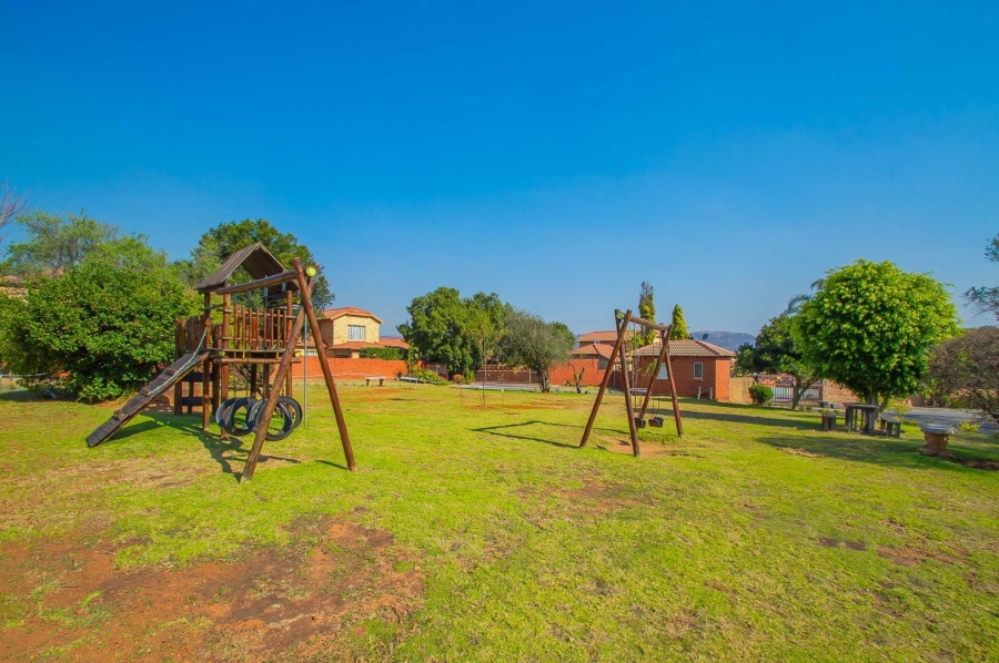 3 Bedroom Property for Sale in Wilgeheuwel Gauteng