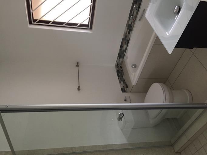 To Let 1 Bedroom Property for Rent in Atholl Gauteng