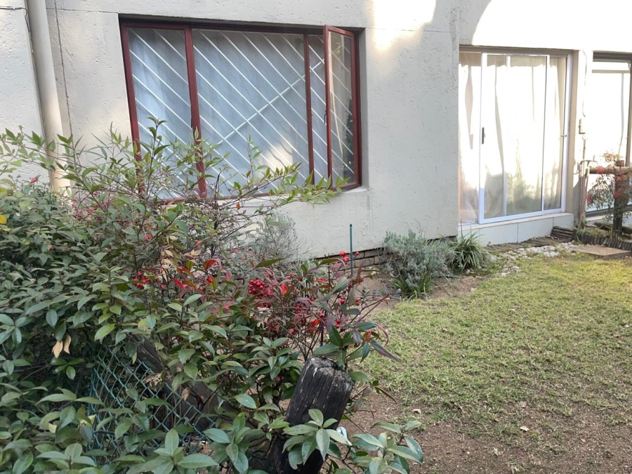 To Let 1 Bedroom Property for Rent in Atholl Gauteng