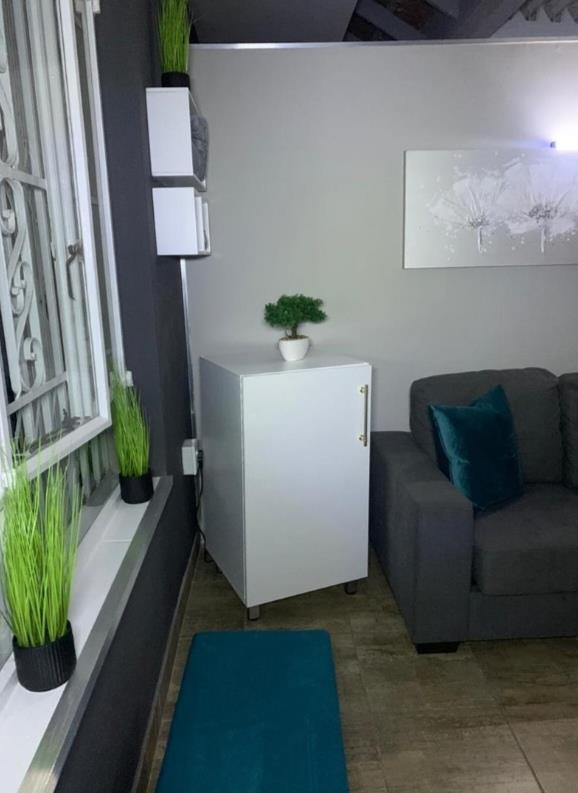 To Let 1 Bedroom Property for Rent in Melrose Gauteng