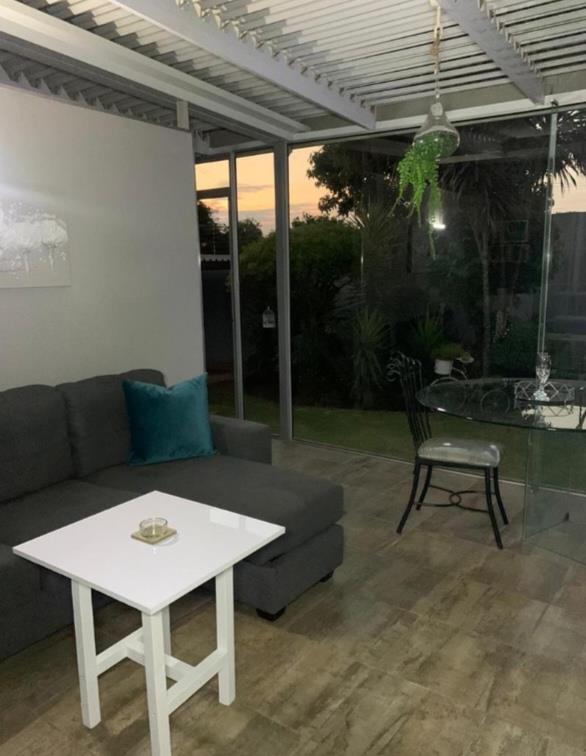To Let 1 Bedroom Property for Rent in Melrose Gauteng