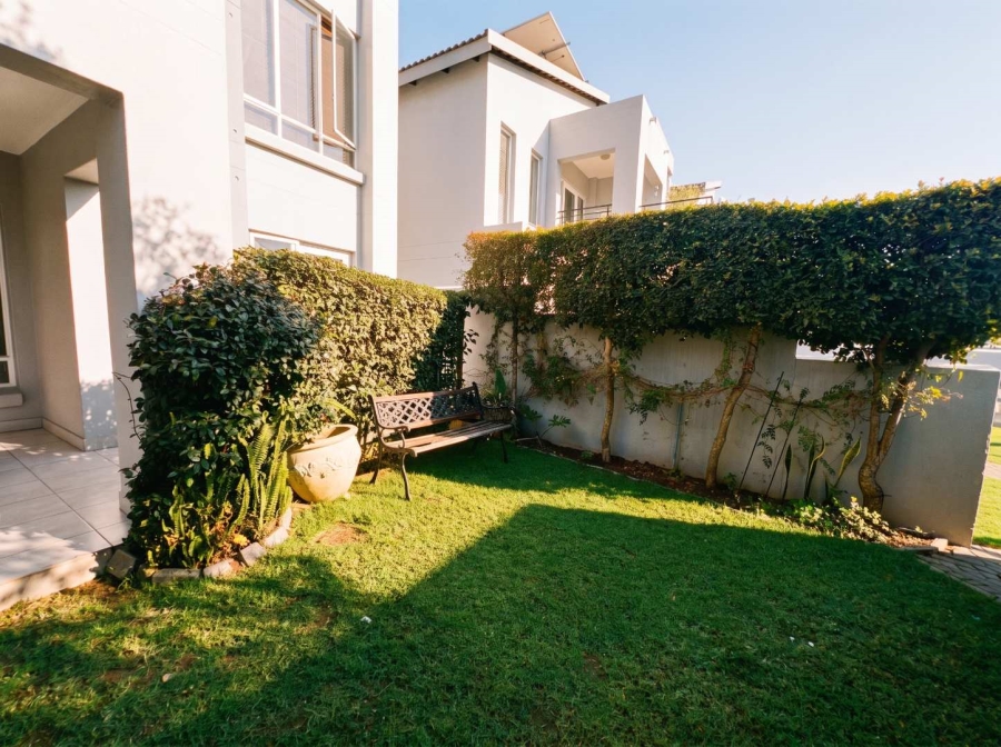 To Let 2 Bedroom Property for Rent in Broadacres Gauteng